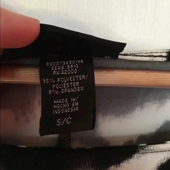 NWOT! Attention, size small - Picture 4 of 4